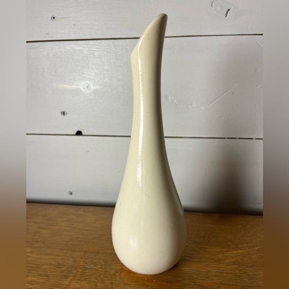 Vintage Ceramic Vase - Floral Motif - Picture 6 of 10